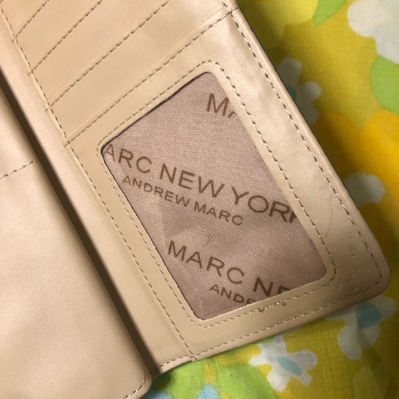 !!Marc New York!! Wallet - Picture 7 of 9